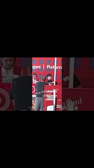 Target Employees Look Like Antifa Calling The Police