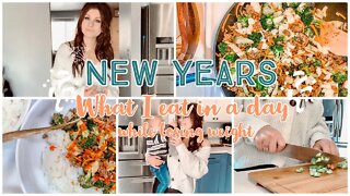 WHAT I EAT IN A DAY WHILE LOSING WEIGHT | NEW YEARS RESOLUTION | NEW YEARS WEIGHT LOSS PLAN