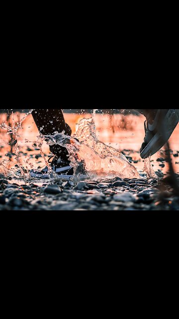 I decided to quickly cross the puddle🤣