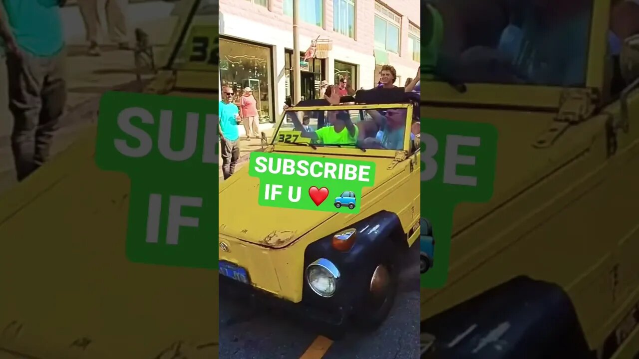 ZOOM…COOL YELLOW CAR! 🚙👀🥰 #shorts #coolcar #yellow #classiccars #carshow #carshorts