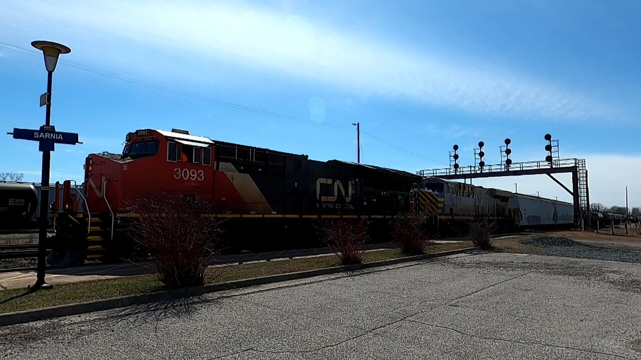 CN 3093 & CN 3937 Engines Manifest Train In Ontario