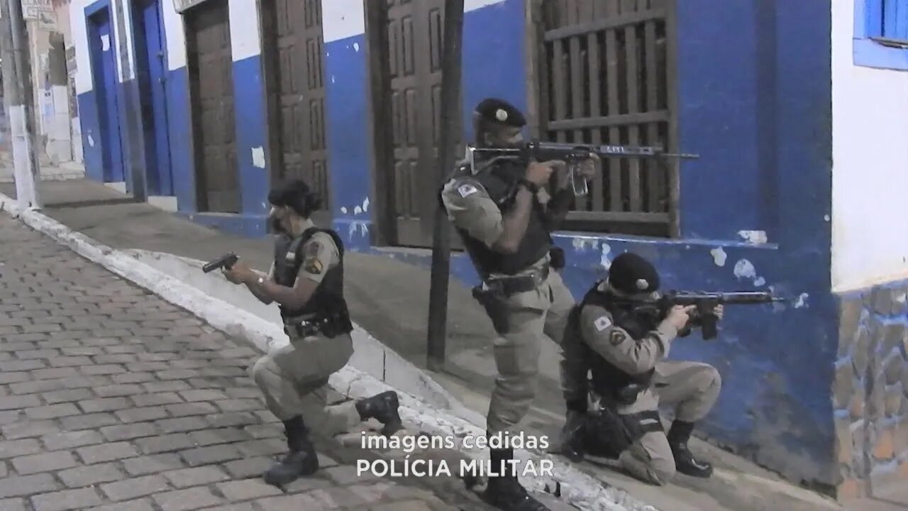 Peçanha: treinamento simulado de combate a explosão de caixa eletrônico da Polícia Militar