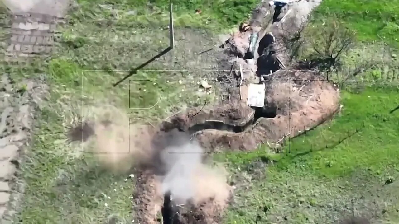 The trenches Armed Forces of Ukraine are being fired from mortars to adjust a civilian quadrocopter!