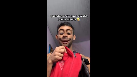 Quando você esquece a aba oculta aberta 😂