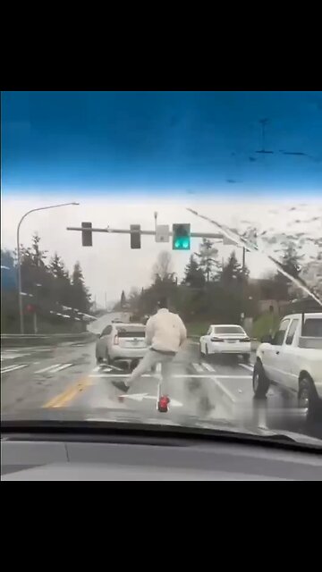 Interesting way to signal on a scooter 🛴