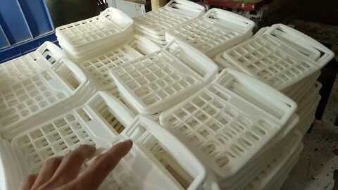 给你们看一下计算器流水线手动丝印的岗位，好多灰尘