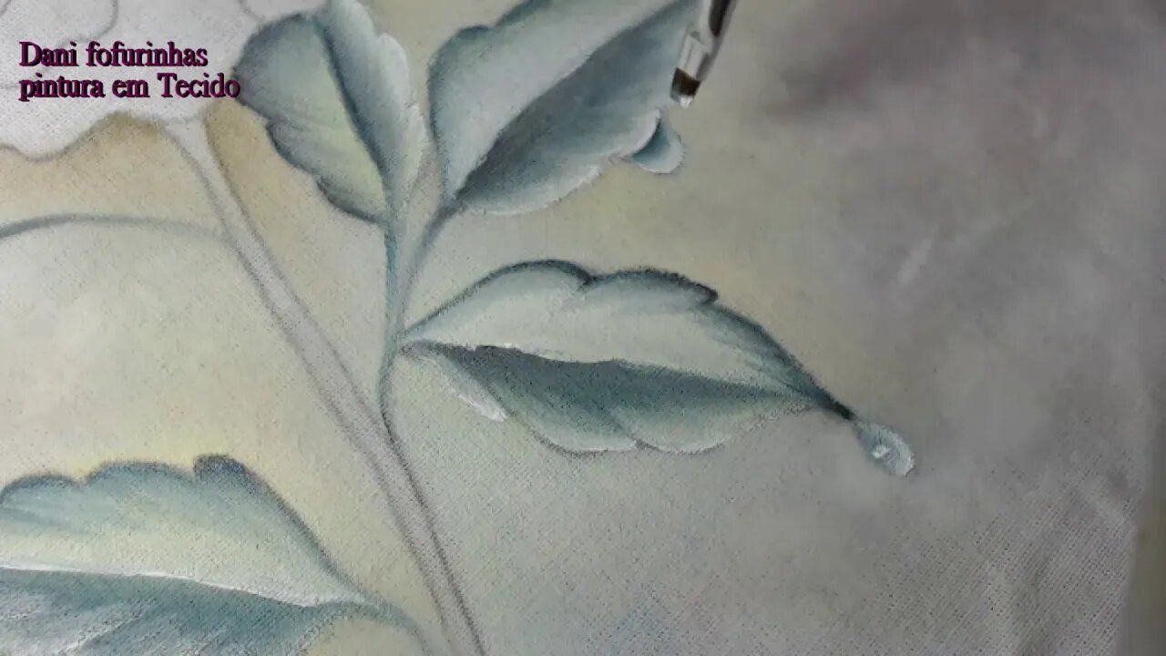 Rosa e Gotas Pintura em Tecido