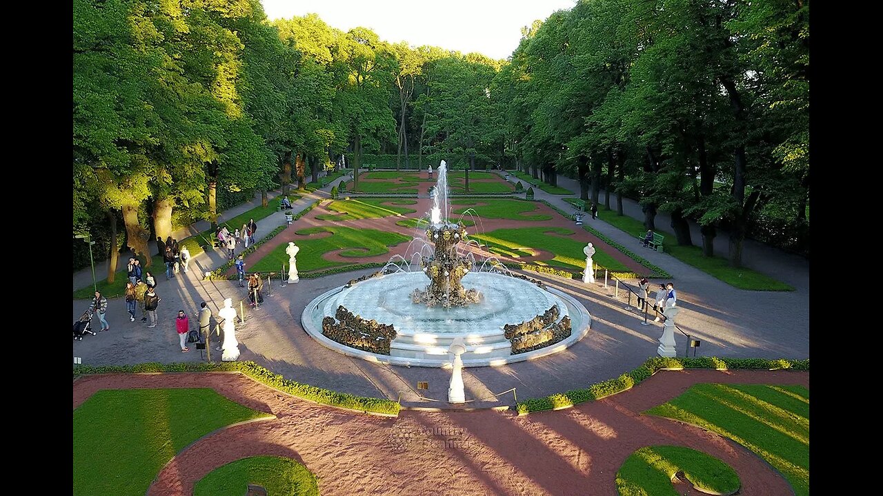 A walk through the Summer Garden in Saint-Petersburg