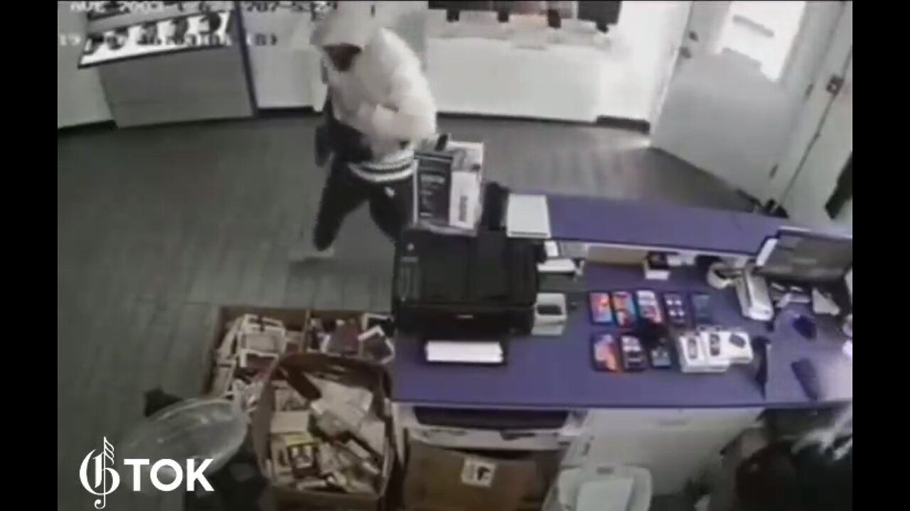 THIEF GOT RUDE SURPRISE AWAKENING🚨🏪💥🥷TRYING TO ROB STORE🏪🥷💫