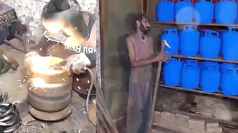 HOW GAS TANKS ARE MADE