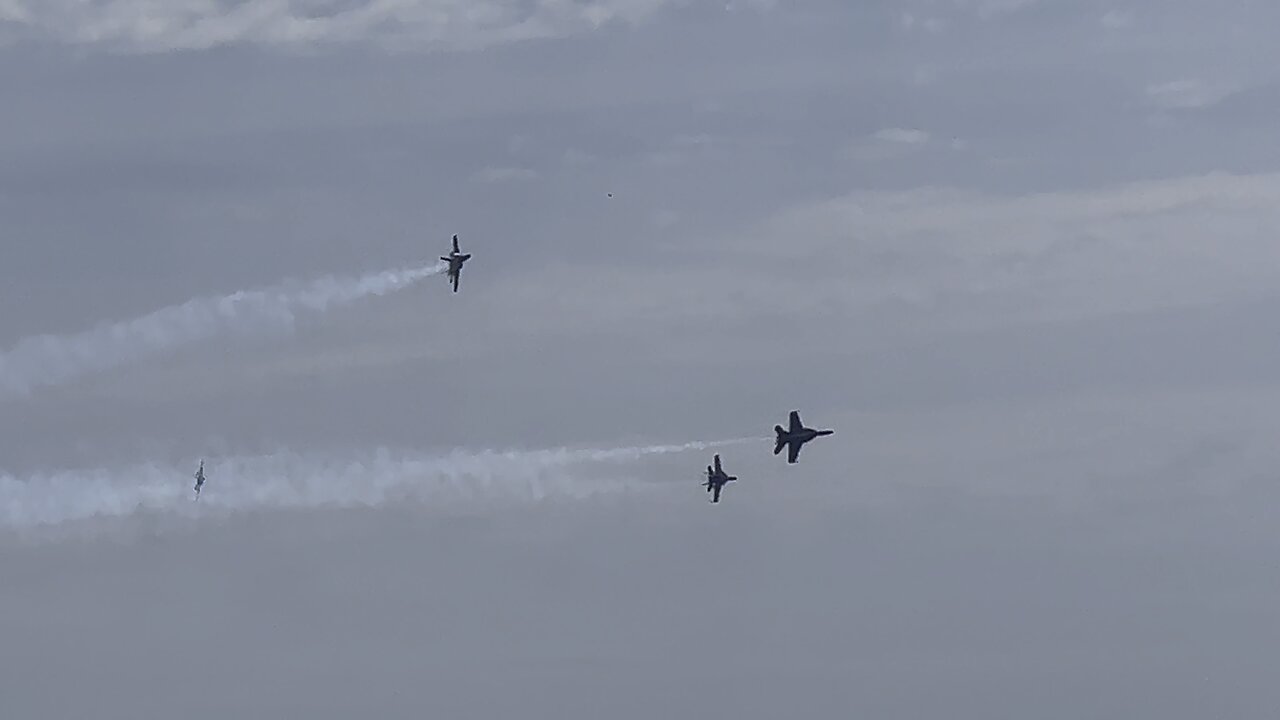 CNE Toronto Air Show 18. Loud sounds alert