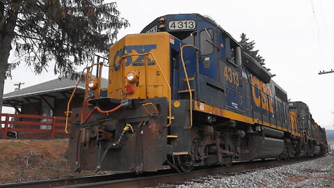 Rare EMD GP39-2 Leading CSX Mixed Frieght Train