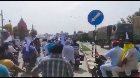 Sikh Farmers Raise Khalistan Zindabad Slogans In Front Of Indian Army Convoy