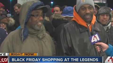 KC shoppers line up for deals on Black Friday