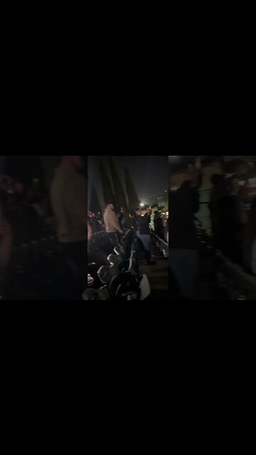 How many phone lights are sick and tired 🤔