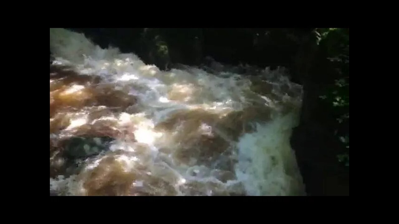 Rumbling gorge