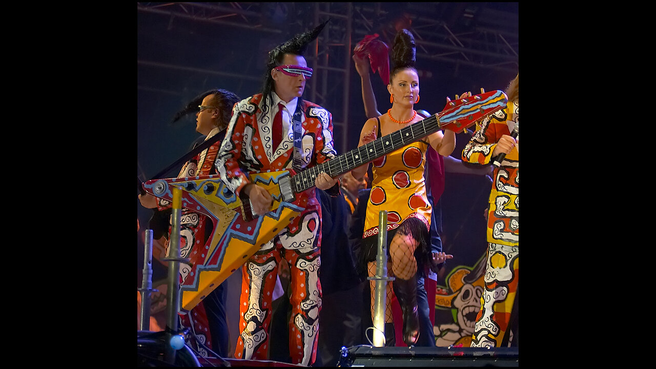 I Saw Her Standing There - Leningrad Cowboys.