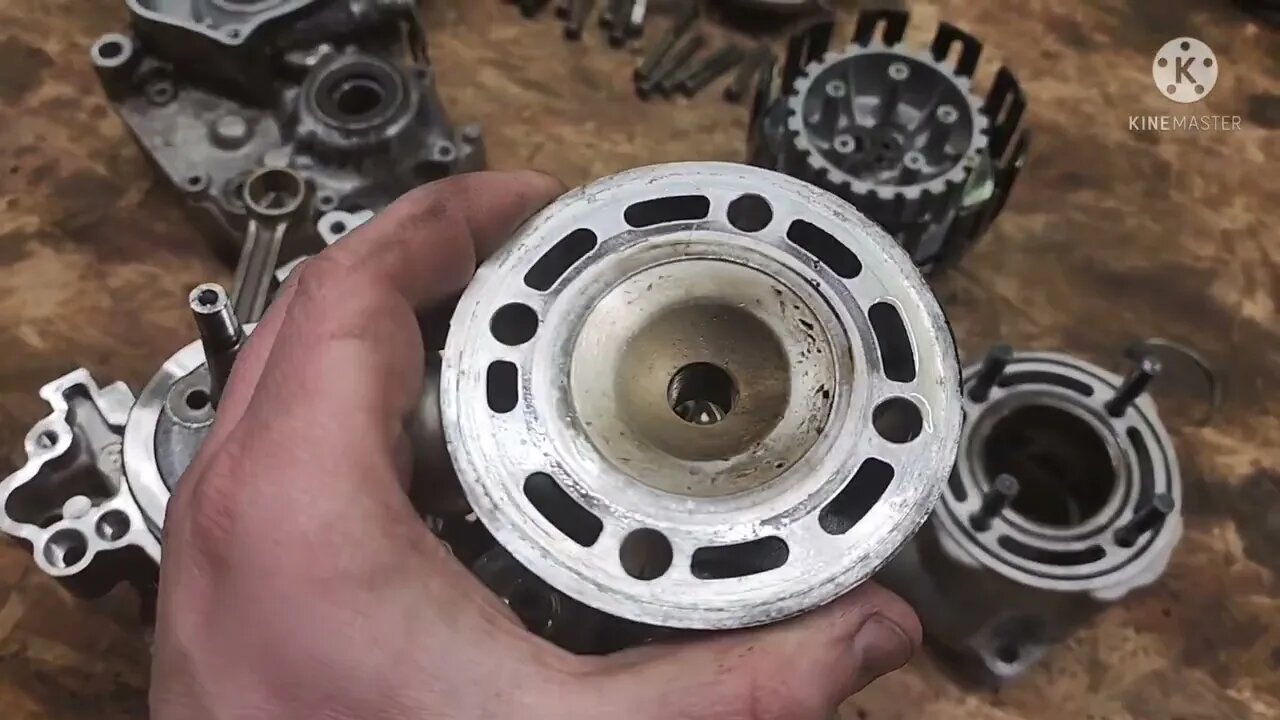 S1:E3 Tore down the YZ85 for a top end and found some issues