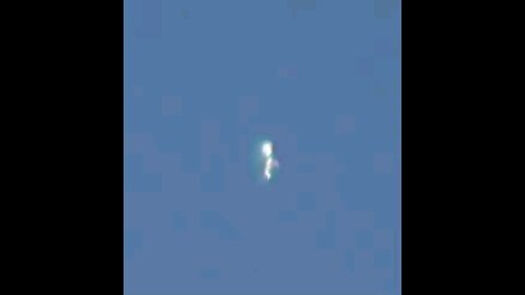 BREAKING: A humanoid-like unidentified object was captured on camera as it slowly descended