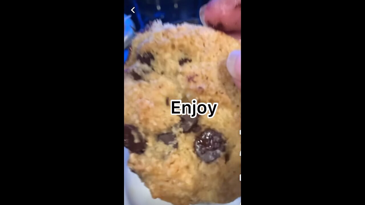 Keto ,Low Carb, Gluten-free Chocolate Chip Cookies