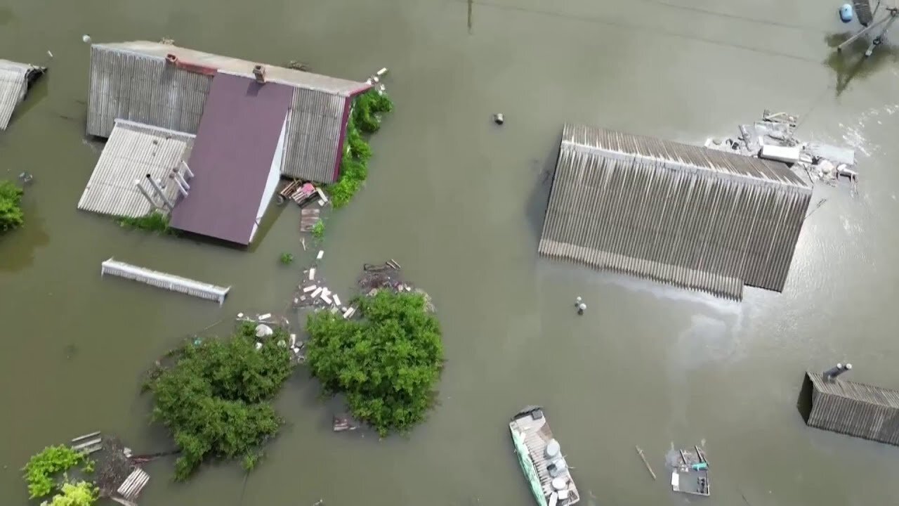 President Zelenskyy surveys damage from Nova Kakhovka dam explosion