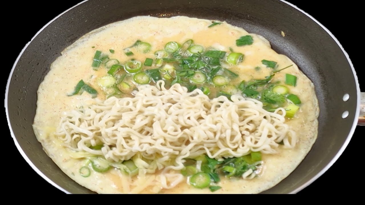 I make these for my family when I'm short on time! Delicious instant noodle recipe