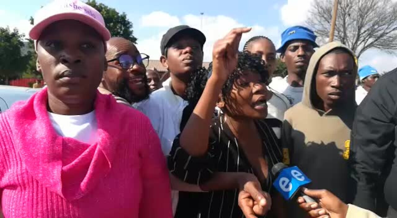 UPDATE 1 - DA's Maimane and Msimanga not welcome by Ga-Rankuwa residents (8Wb)