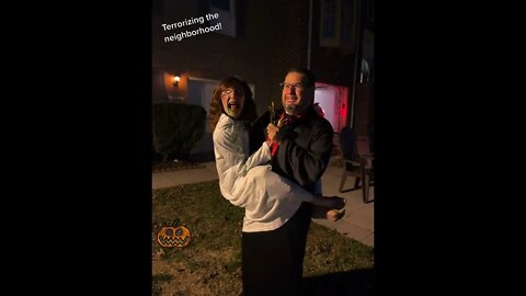 Hit 👍🔔 & SUBSCRIBE for more 🌈🦄🍄🍡🍭🍬🎡🎨🎪Terrorizing the neighborhood! #halloween #trickortreat #costume