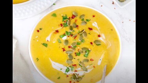 Creamy Vegan Curried Pumpkin Soup