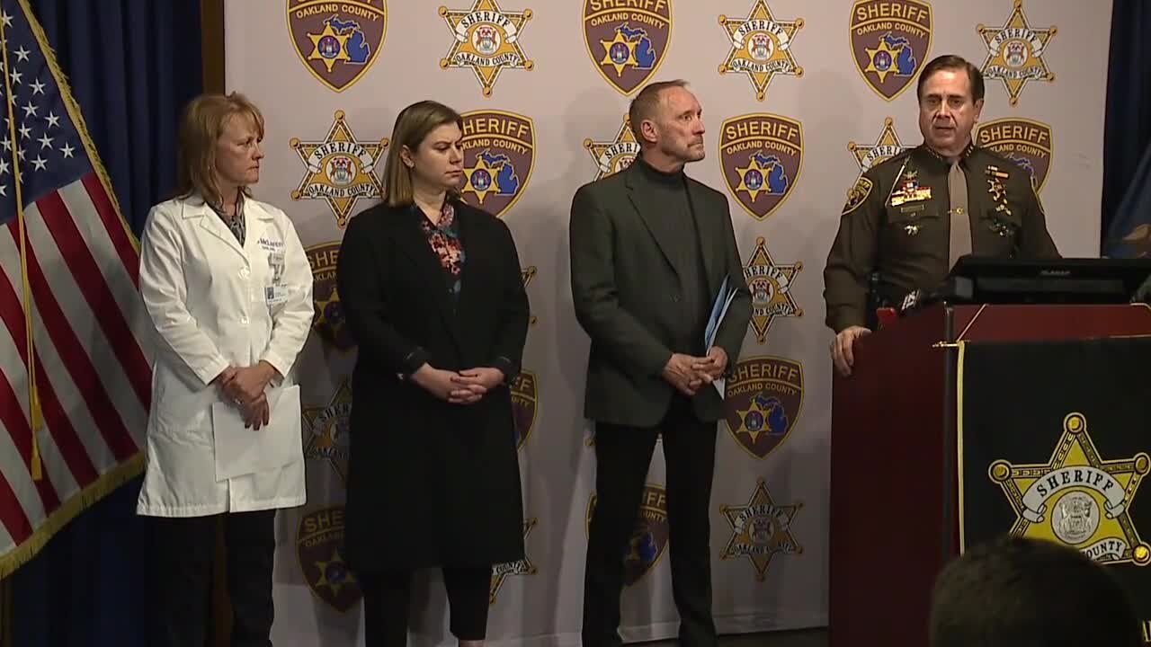 Officials hold evening briefing after Oxford High School shooting