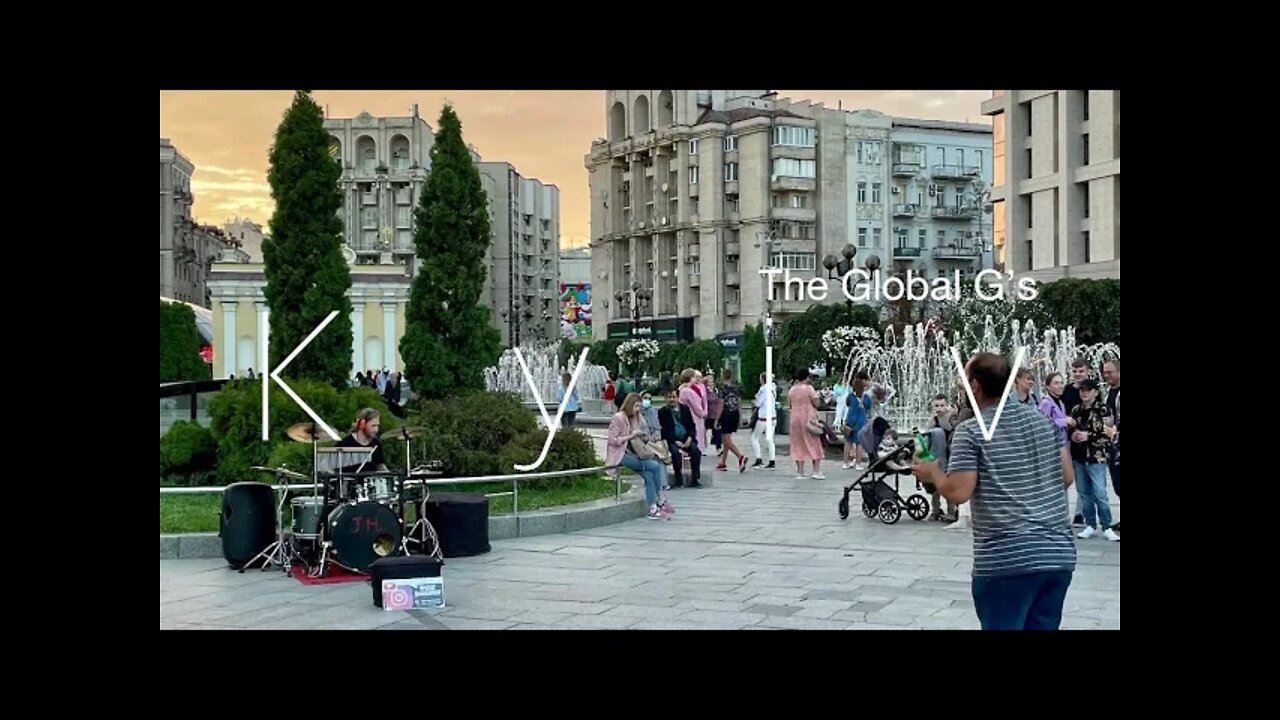 UKRAINE Awesome Street Music Drummer at Maidan Nezhaleznosti (Kyiv)