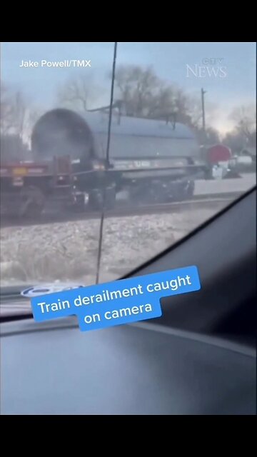 TRAIN DERAILMENT CAUGHT ON CAMERA