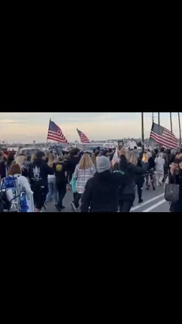 SAN DIEGO, CALIFORNIA RISING UP AGAINST MANDATES AND TAKING OVER THE STREETS
