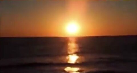 El Sol no baja en el horizonte