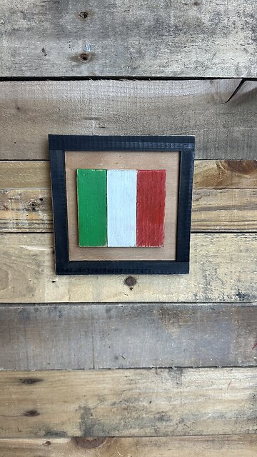 Making Italian Flags to Sell