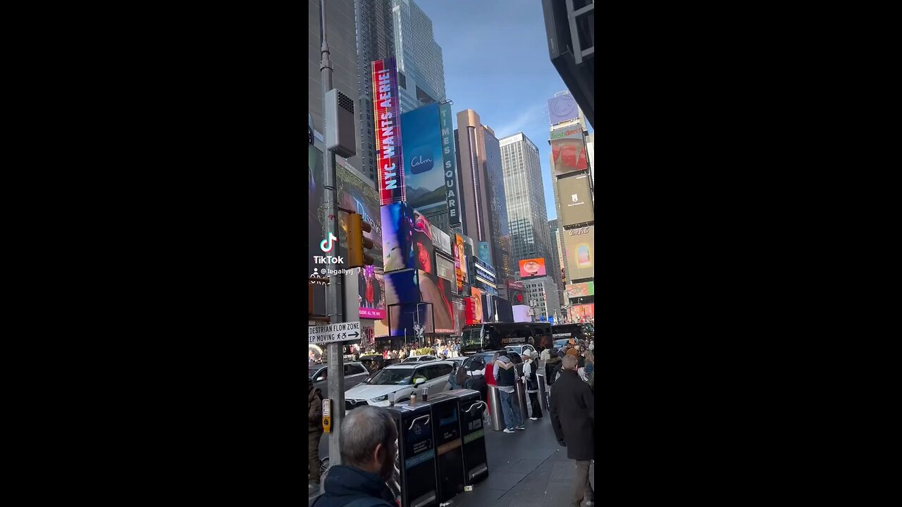 Times Square is another world on Thanksgiving