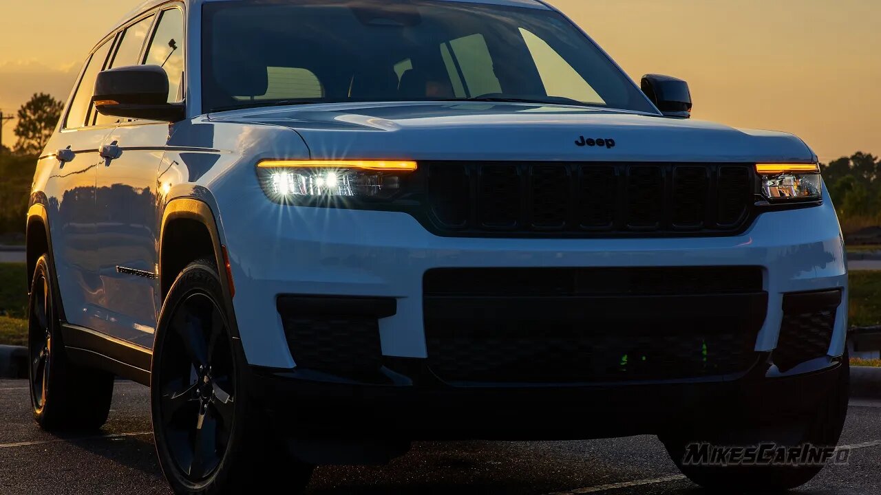 👉AT NIGHT: 2023 Grand Cherokee L Laredo Altitude 4x4 -- Interior & Exterior Lights + Night Drive