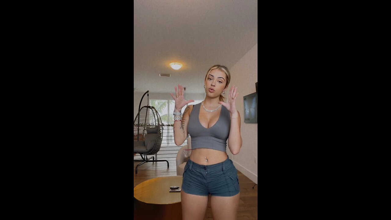 Malu Trevejo Dancing in khaki shorts [Short]