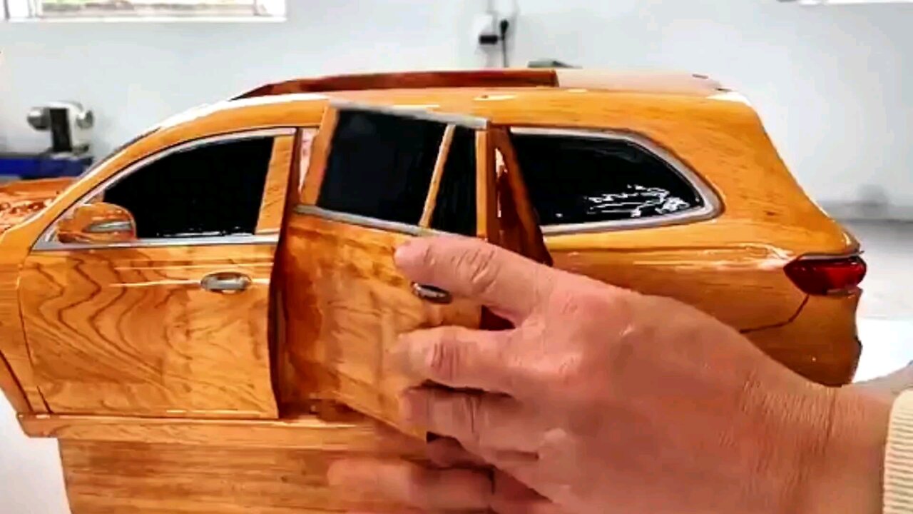 Wood Carving - Mercedes-Benz GLS 450 4MATIC: