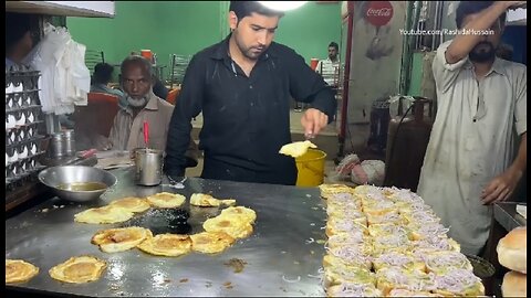 Special Egg Shami Burger | Famous Double Egg Bun Kabab| Street Food Karachi Pakistan