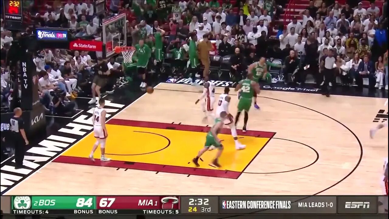 Marcus Smart breaks Max Strus' ankles