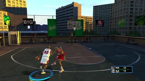 One on One: #45 Michael Jordan vs Clyde Drexler