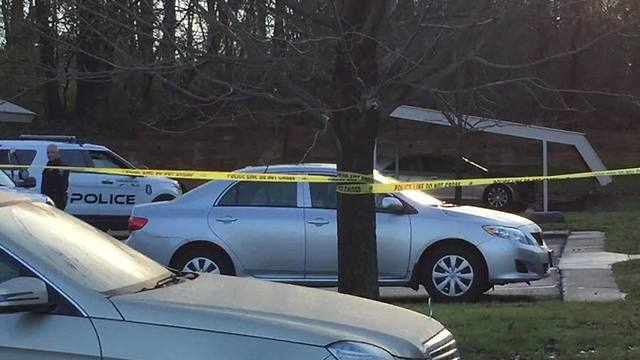 55-year-old man found dead in parking lot of Farmington Hills apartment complex