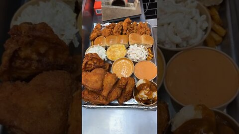 Who would you share this GIANT FRIED CHICKEN TRAY from Blazin Chicken & Gyro NYC with?!