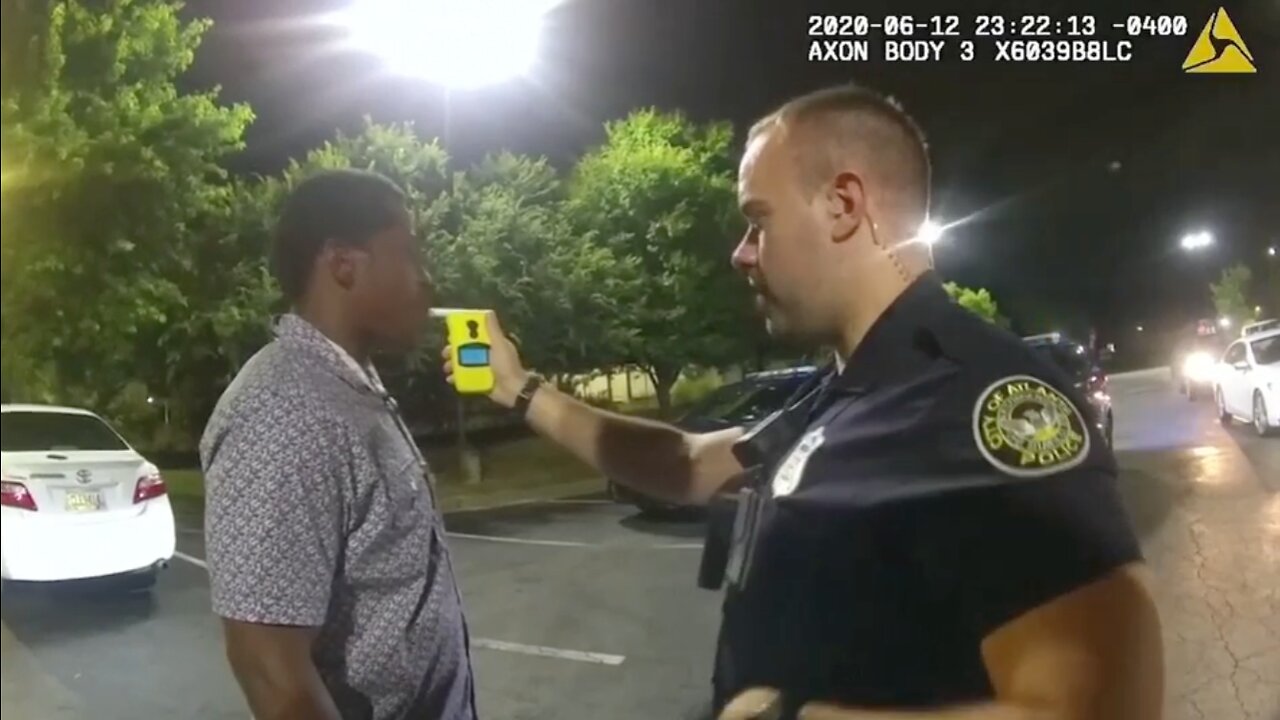 Drunk man fights with officers after sobriety test