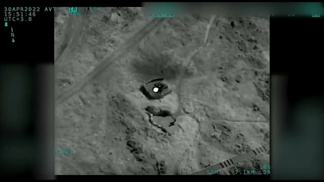 Bayraktar destroys the Russian air defense complex on Snake Island!