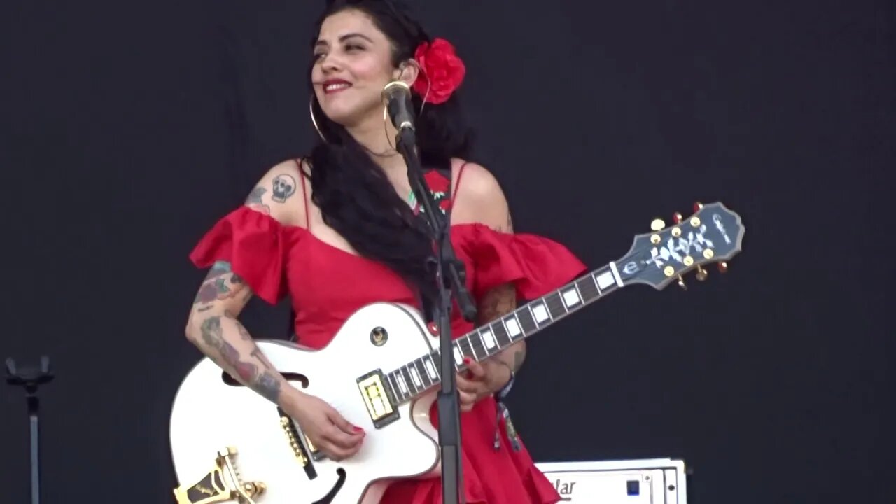 Mon Laferte ◉ Lollapalooza 2018 📅17 03 2018 🎵 Amarrame 🎵 📍 Parque O'higgins🌎 Santiago Chile