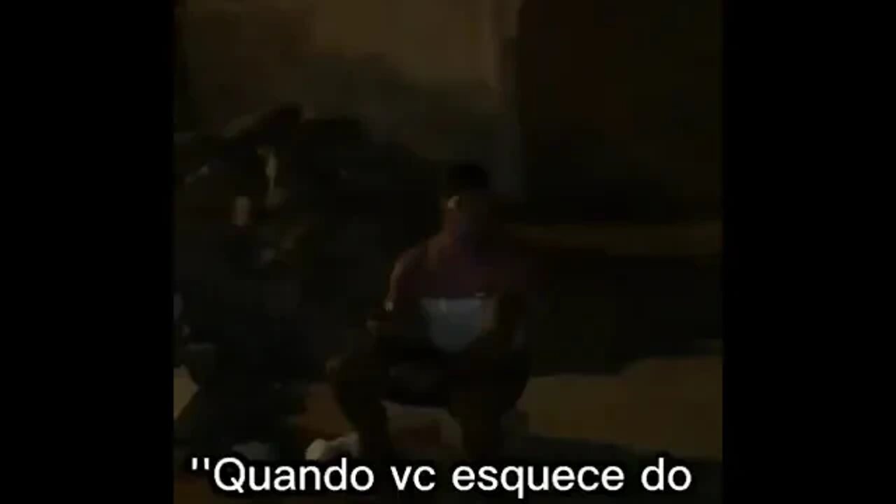 QUANDO VOCE ESQUECE O TOQUE DE RECOLHER NA QUEBRADA [ MEME ] [ PITBULL TA PIXTA ] [ VIRAL ] [ RIR ]