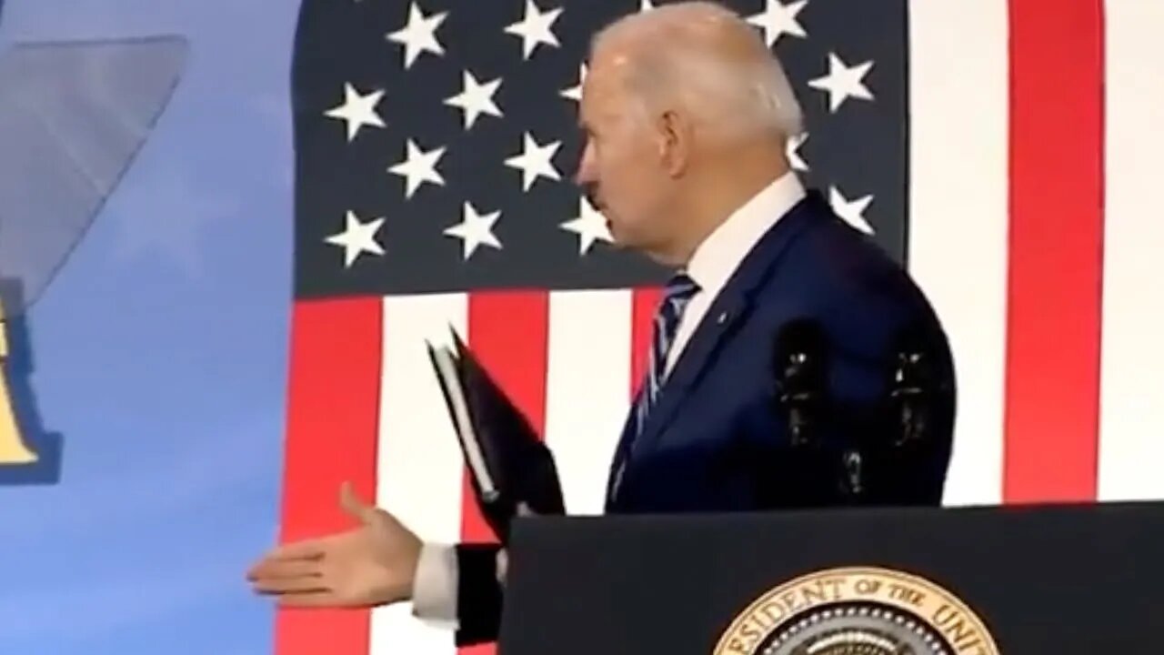 Biden handshake to literally nobody