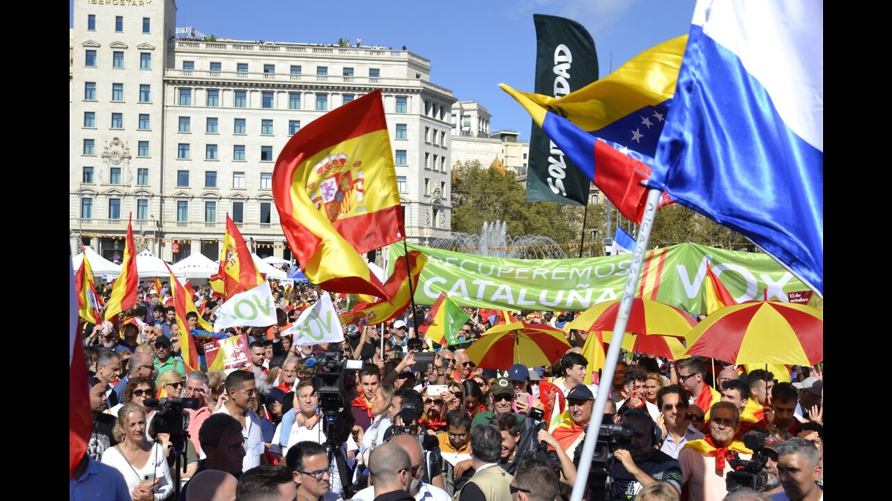 Más de 50.000 personas festejan la fiesta nacional de España en Barcelona